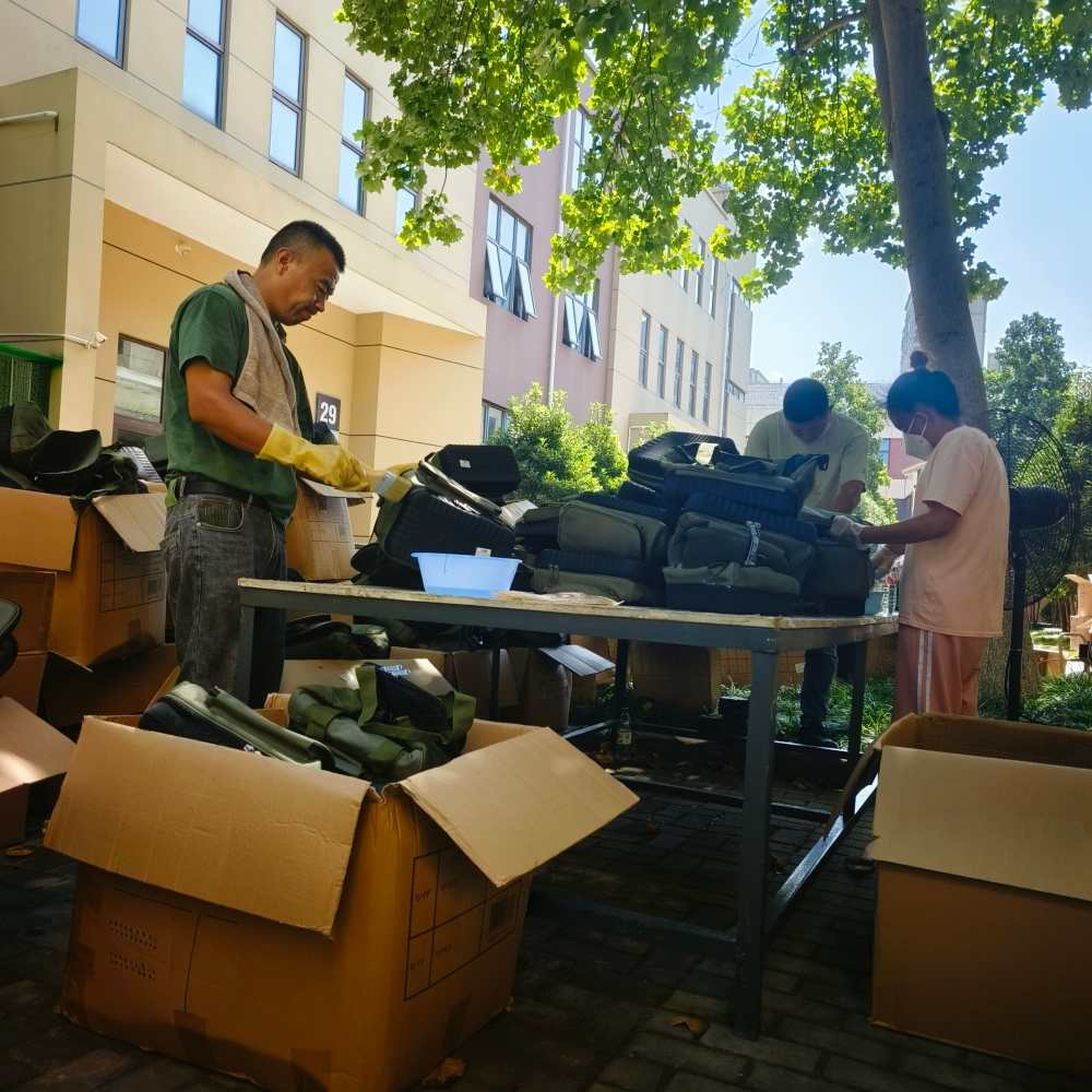 别让霉变毁订单！3000 件箱包翻箱实战-广州艾浩尔以专业技术与经验，为各行业提供防霉服务，有效解决产品问题。