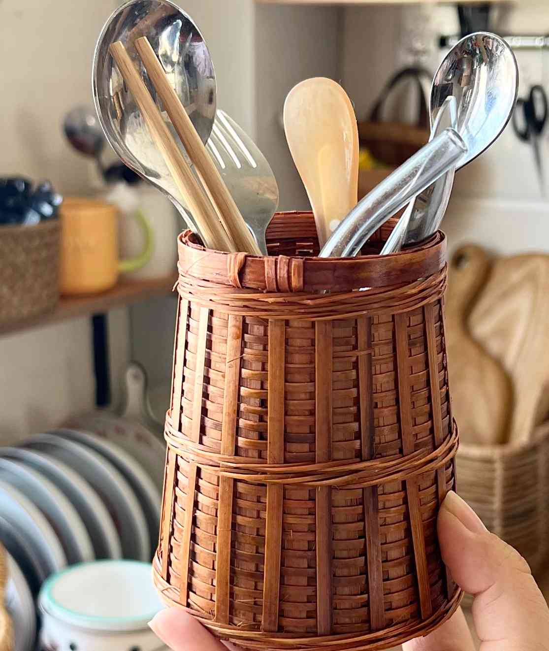 餐饮木制品如何防霉-广州艾浩尔以专业技术与经验，为各行业提供防霉服务，有效解决产品问题。